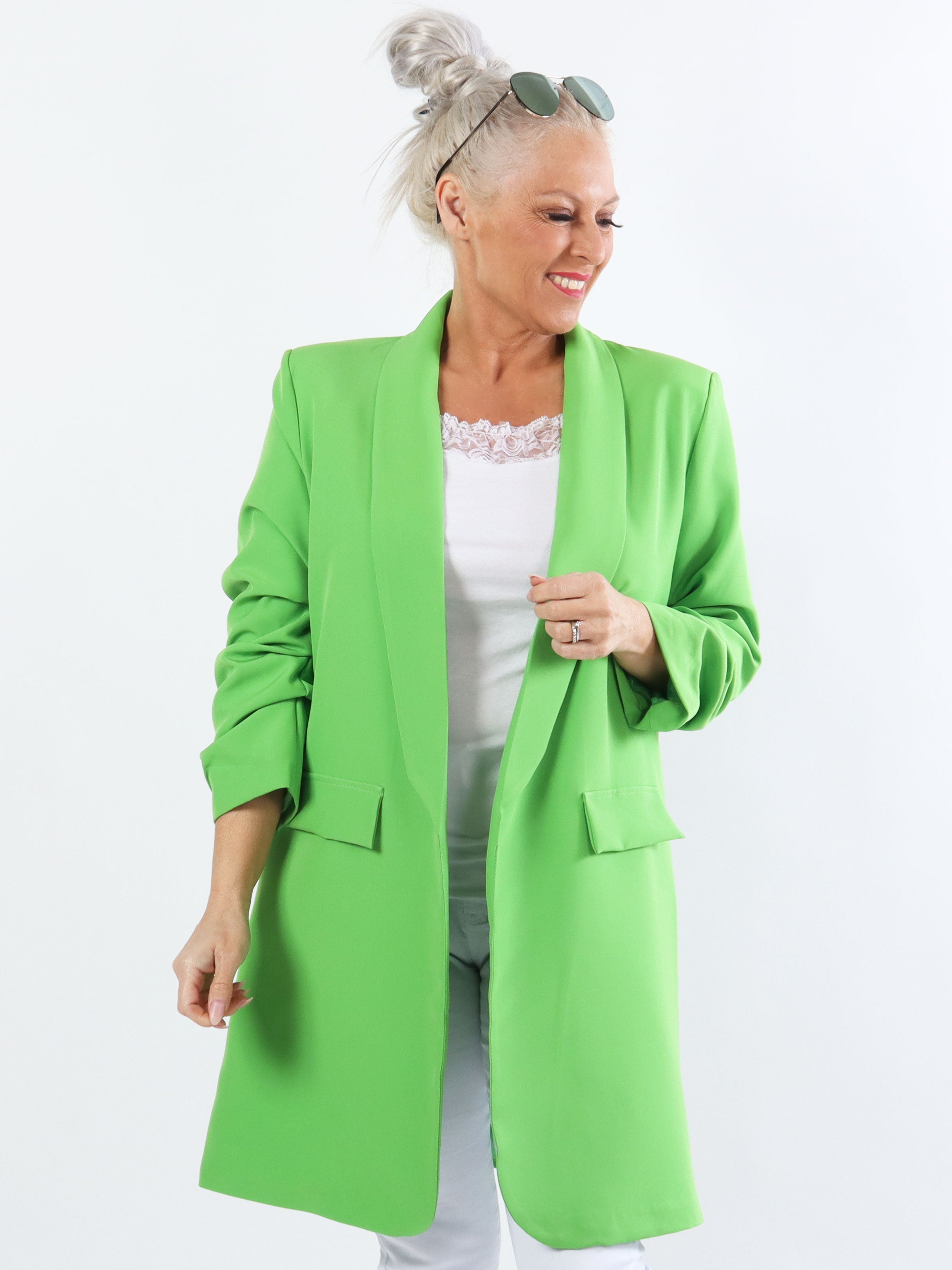 Mila Long - Snygg blazer med veck på ärmen